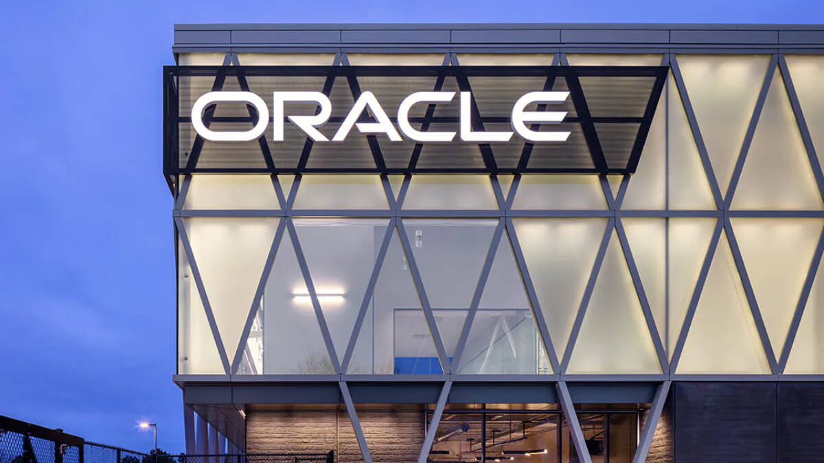 Oracle released 386 new security updates during this month's patch round